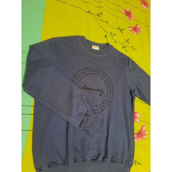 deenay  sweater preloved