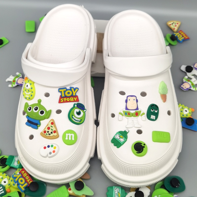 12pcs Sandal Aksesoris Untuk Crocs Toy Story Bass Light Year DIY Shoe Charm Gesper Sepatu