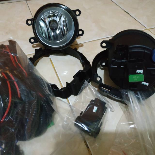 Lampu kabut foglamp avanza xenia 2007 2011 set