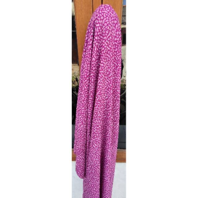 Kain Wollycrepe Motif Kembang Kecil