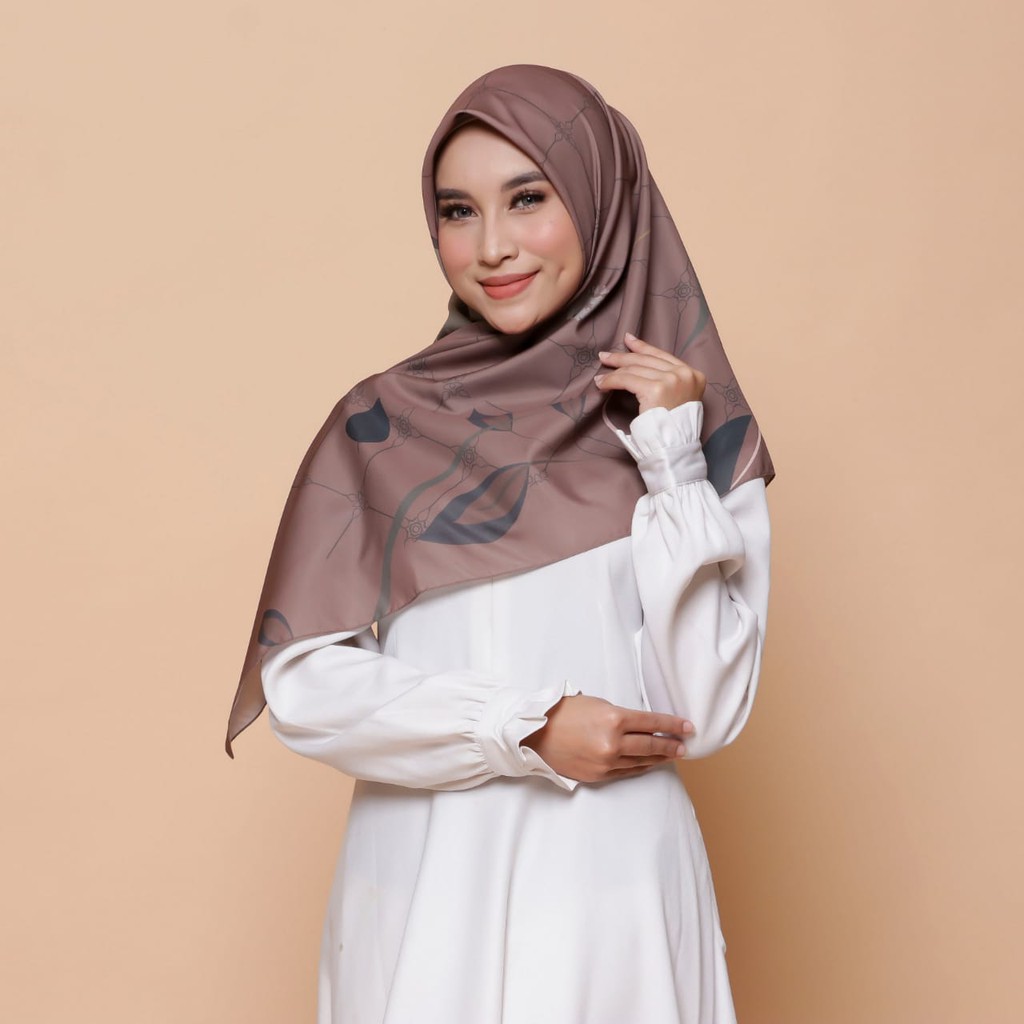 KERUDUNG SEGI EMPAT PRINTING MOTIF JILBAB SEGIEMPAT HIJAB SEGIEMPAT SCARF AGUSTIN