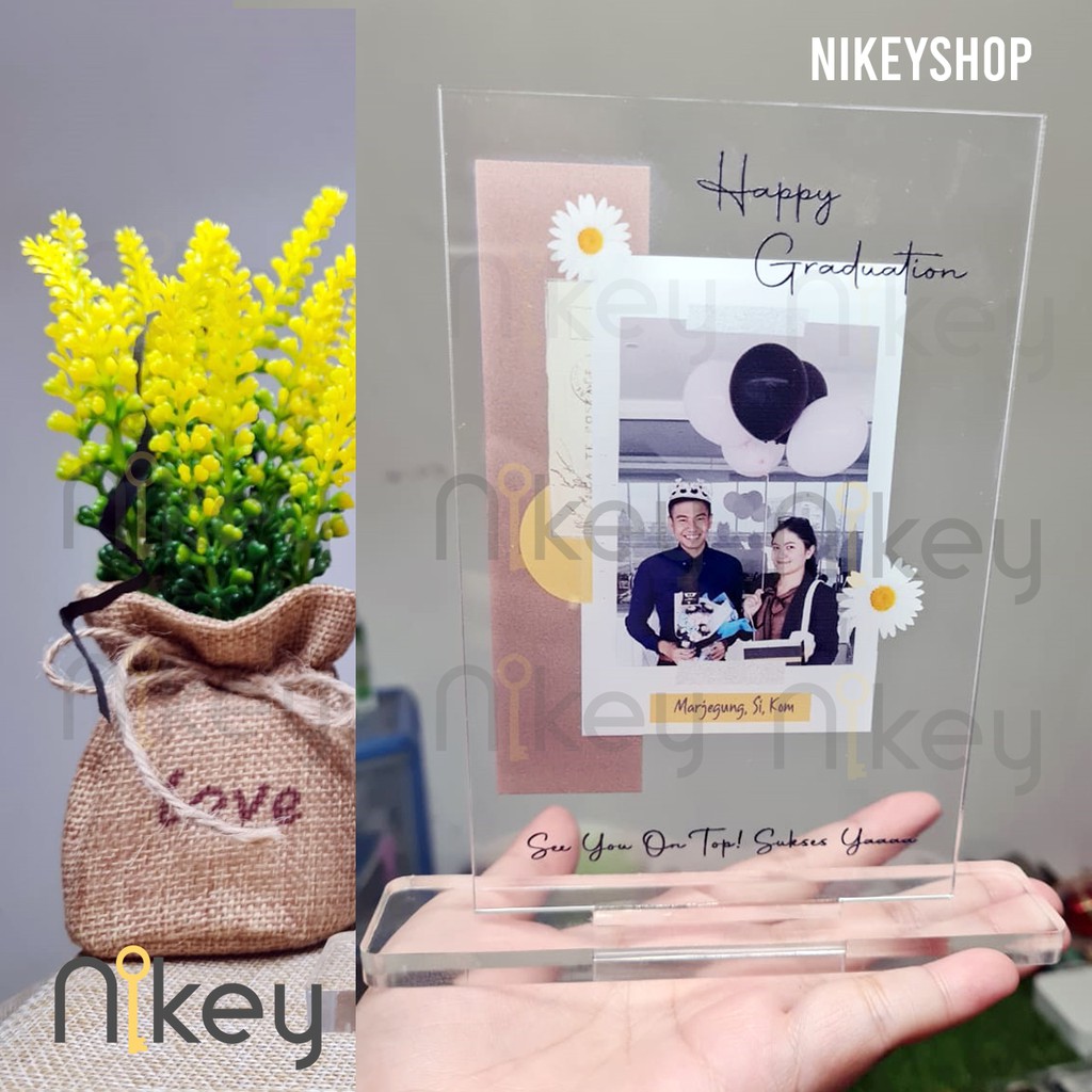 PLAKAT GRADUATION, KADO GRADUATION, KADO ULTAH, KADO AKRILIK 15X10CM