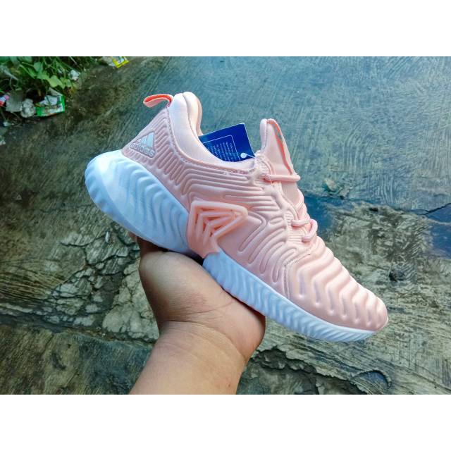 Sepatu Adidas AlphaBounce Instinct