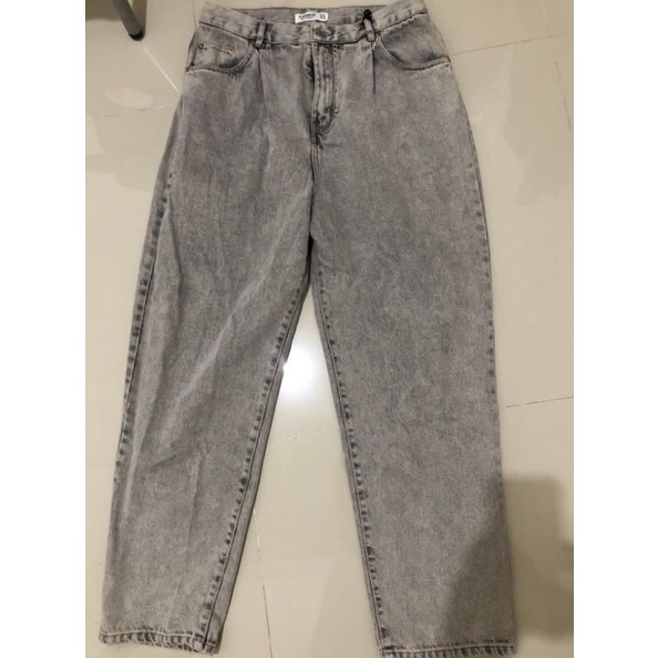 pull and bear slouchy jeans NWT