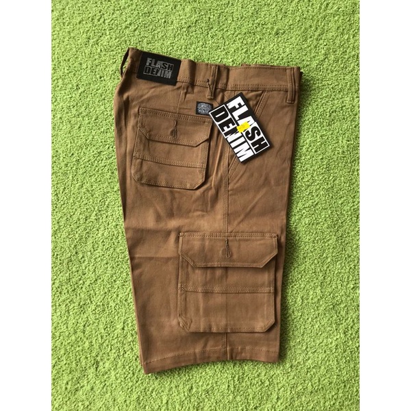 CELANA PENDEK "DETAILS" BUAT COWOK CEWEK ORIGINAL