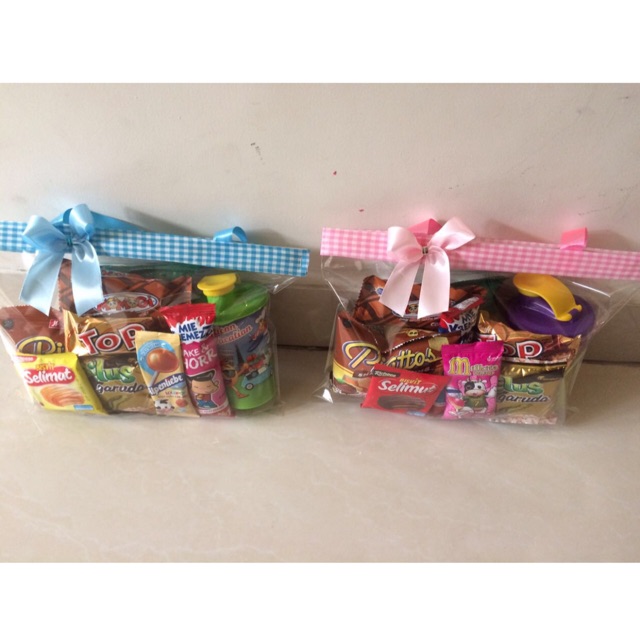 

Paket Snack+Tumbler / Souvenir Ultah / Paket Snack Hemat / Godiebag / Bingkisan anak