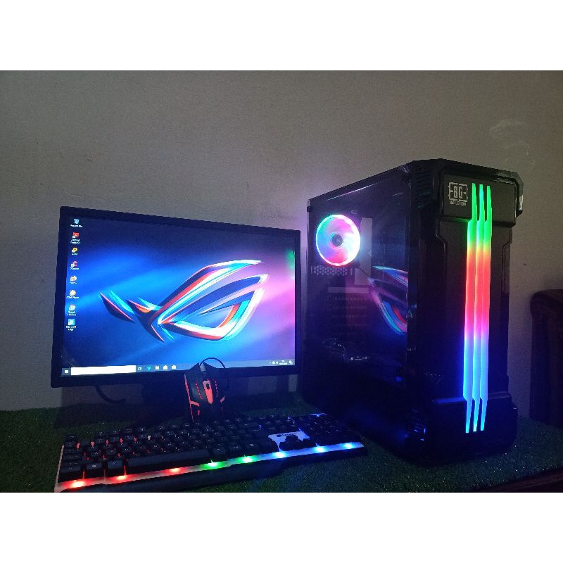 Pc gaming lengkap core i7 Ram 8 gb Vga 2 gb LED 19&quot; siap pakai