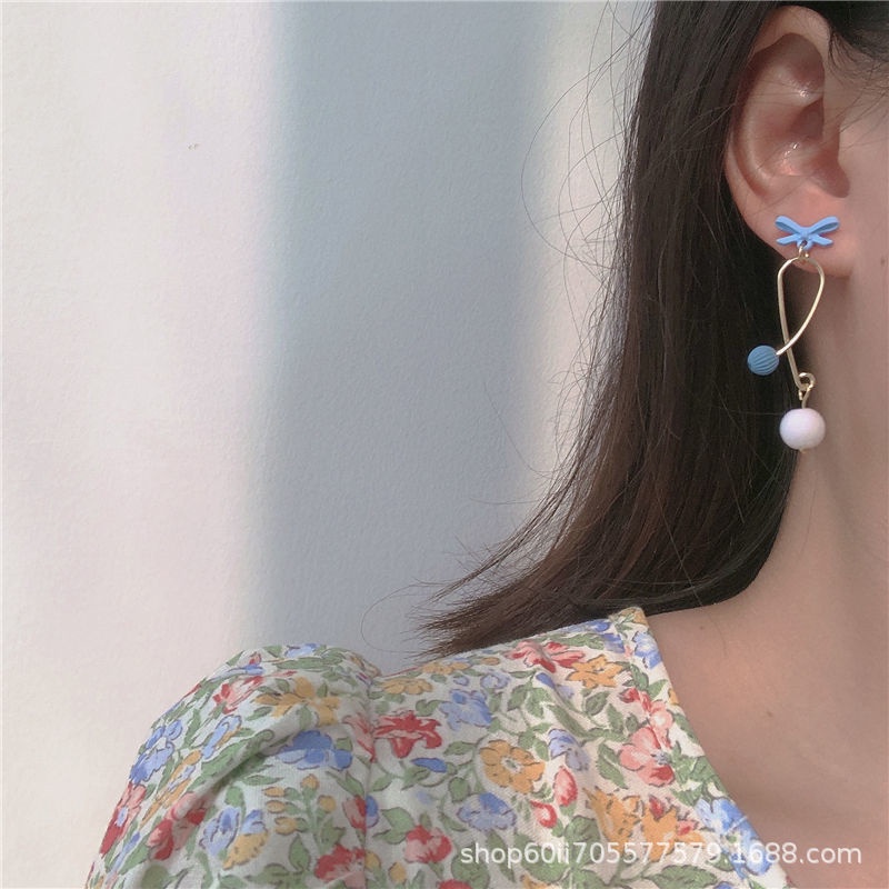 Anting-anting baru biru telinga pelajar wanita Korea lucu perak serbaguna asimetris anting-anting fa