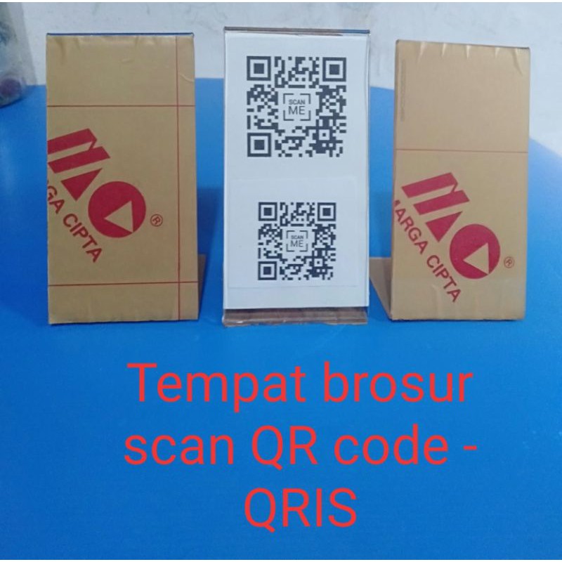 Tempat brosur scan QR code/ QRIS