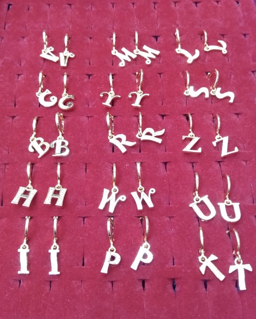 Anting huruf / anting alphabet /anting inisial