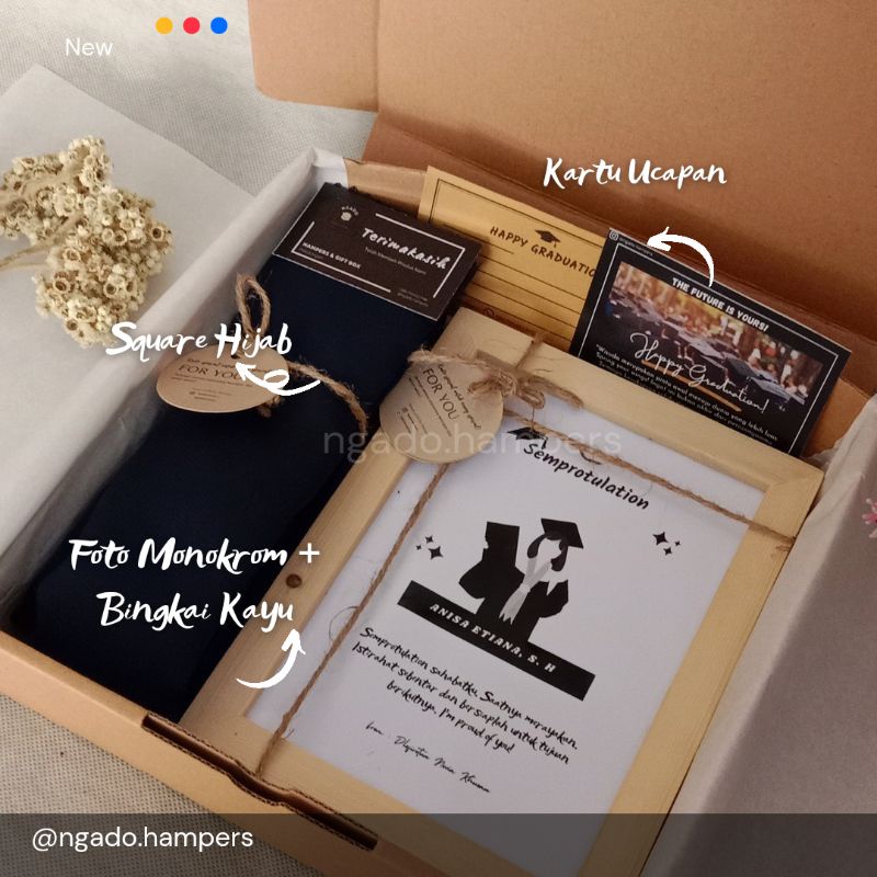 

HAMPERS & GIFT BOX CUSTUM FRAME/ BINGKAI KAYU JATI FOTO KADO WISUDA/ KADO WISUDA/ KADO ULANG TAHUN/KADO COWOK TERUNIK TERMURAH