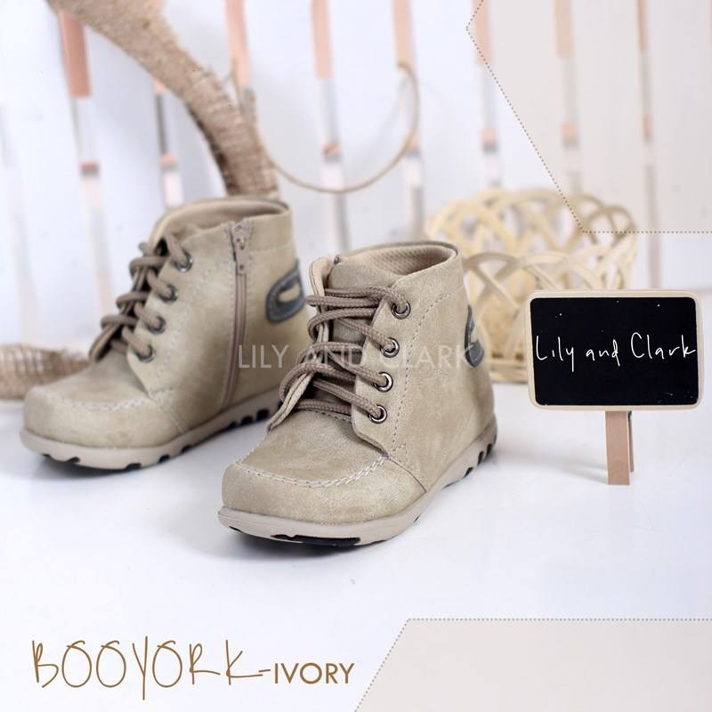 Sepatu Boots Anak Perempuan, Sepatu Anak Boots Laki Laki berkualitas,Lily and Clark booyork ivory