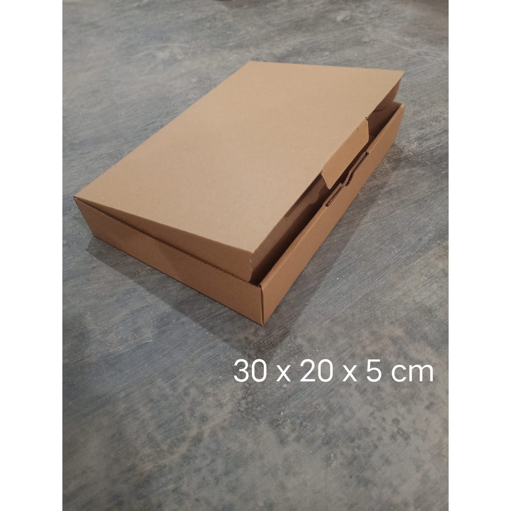 Kardus karton uk.  30 x 20 x 5 cm -- Die Cut dan easy usage -- kotak pakaian-2