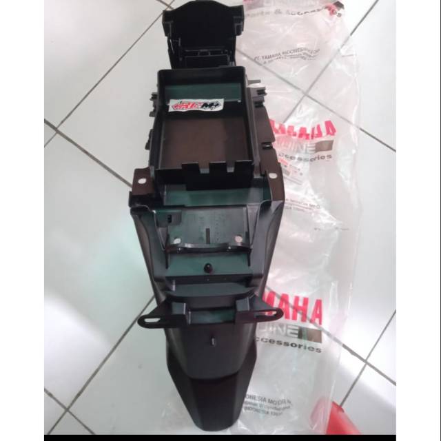 3C1-F1611-00 SPAKBOR SELEBOR SLEBOR BELAKANG BLK VIXION OLD LAMA OVI ORI ORIGINAL YAMAHA YGP ASLI 3C1-F1611-00