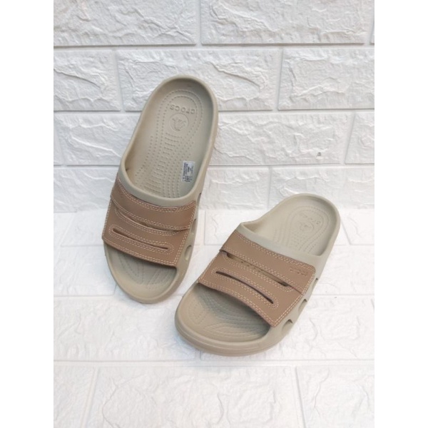 crocs yukon messa slide2 / Crocs pria yukon / Sandal Pria crocs yukon mesa aslide2