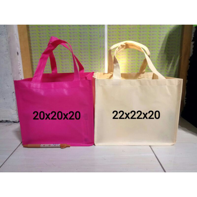 

READY 202020 Tas kain spunbond Kotak Nasi polos