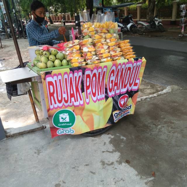 

Rujak pom gandul