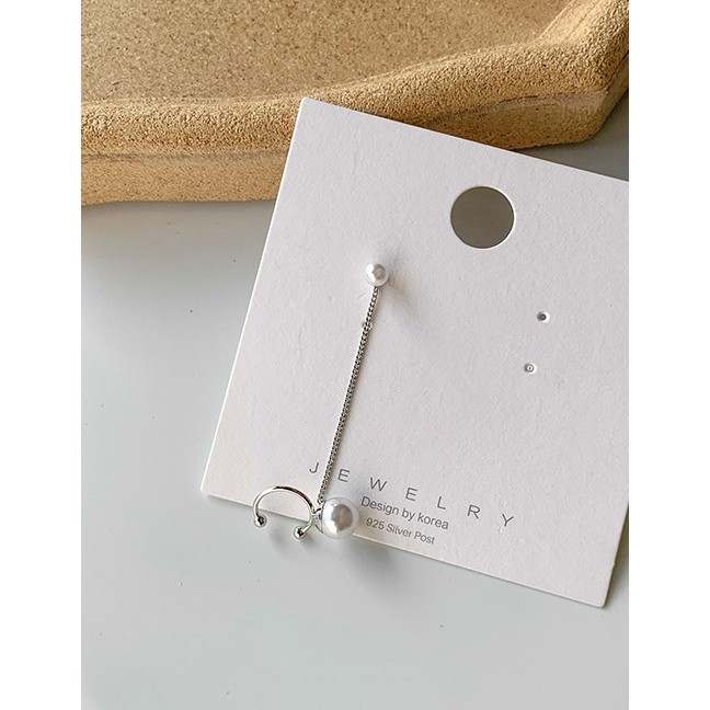 LRC Anting Tusuk Fashion White (single) Pearl Long Chain Ear Clip D94712