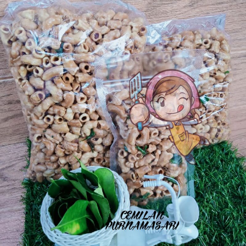 

CEMILAN MAKARONI DAUN JERUK KRIUK ORIGINAL COMBO HEMAT MURAH"/SEBLAK /PEDAS/GURIH/RENYAH/HOT JELETOT/ 1600gram
