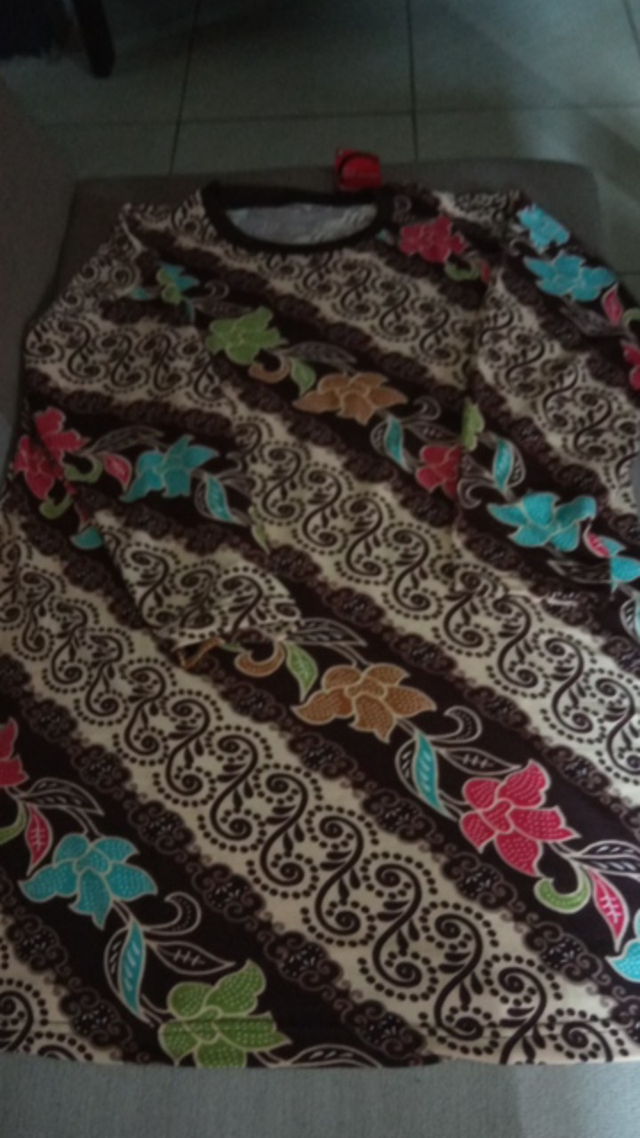 Monellina Tusha Kaos Batik Oversize Wanita Lengan Panjang