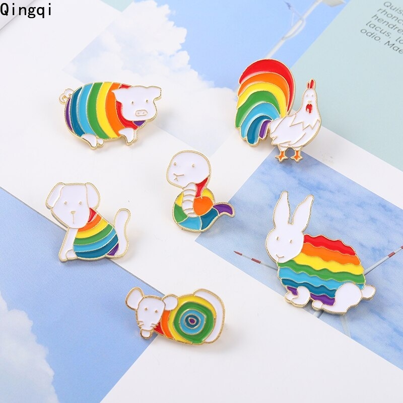 Bros Pin Enamel Desain Kartun Hewan Ayam / Ular / Babi / Pelangi Aksesoris Tas Ransel / Kerah Pakaian