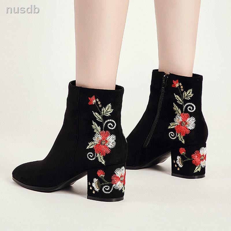  Sepatu  Boots Ankle Low Block Heels 6cm Motif  Bordir Bunga  