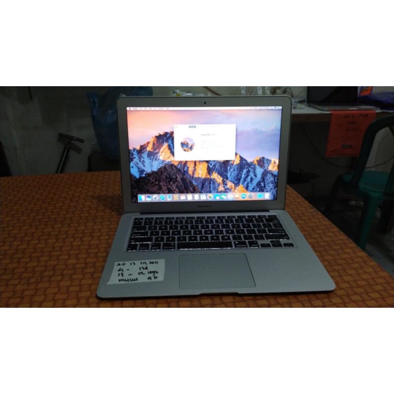 SALE..MACBOOK AIR 13 IN 2011 ..RAM 2 ..SSD 64 ..CORE I5..DIKIT DENT