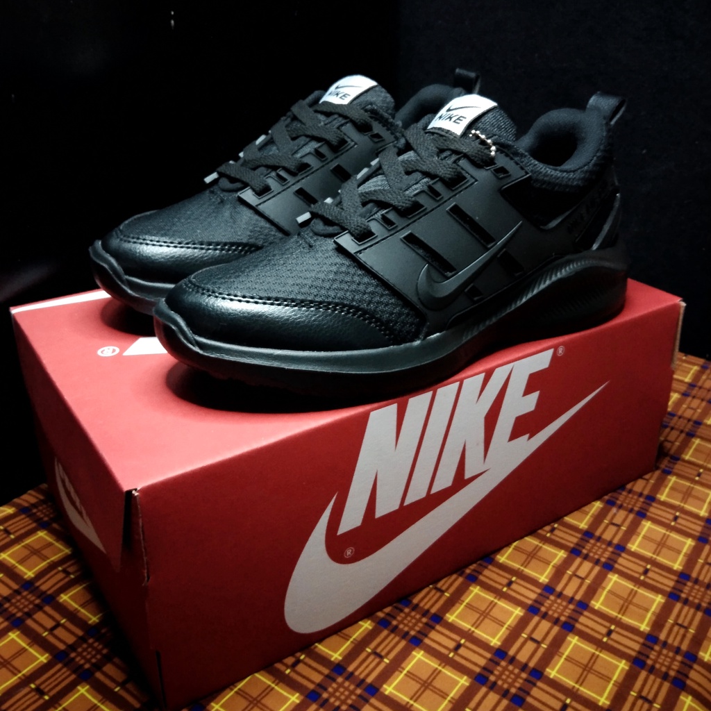 Sepatu Pria Full Black Running / Sepatu Sneakers Pria Dan Wanita Black / Sepatu Sekolah Full Hitam /