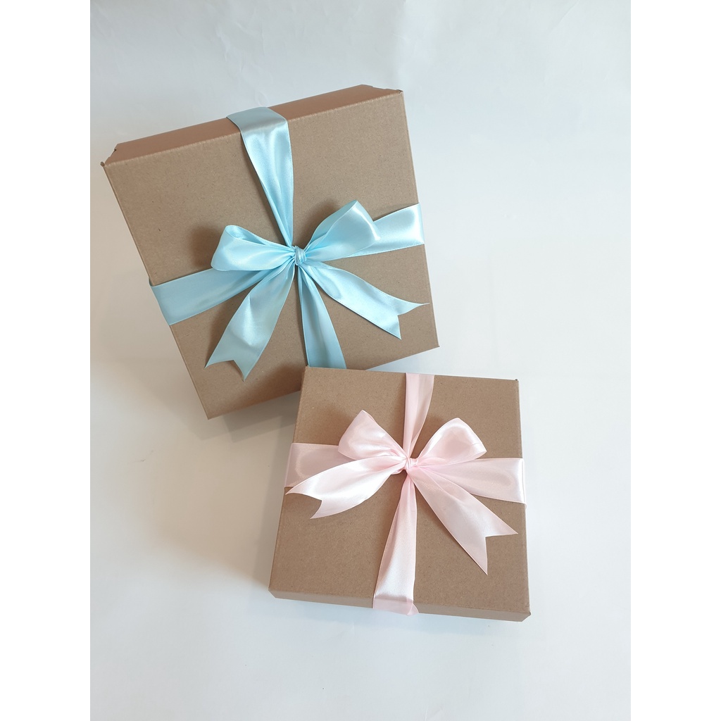 

Kotak Kado Kertas Kado Untuk Gift Set Perlengkapan Makan
