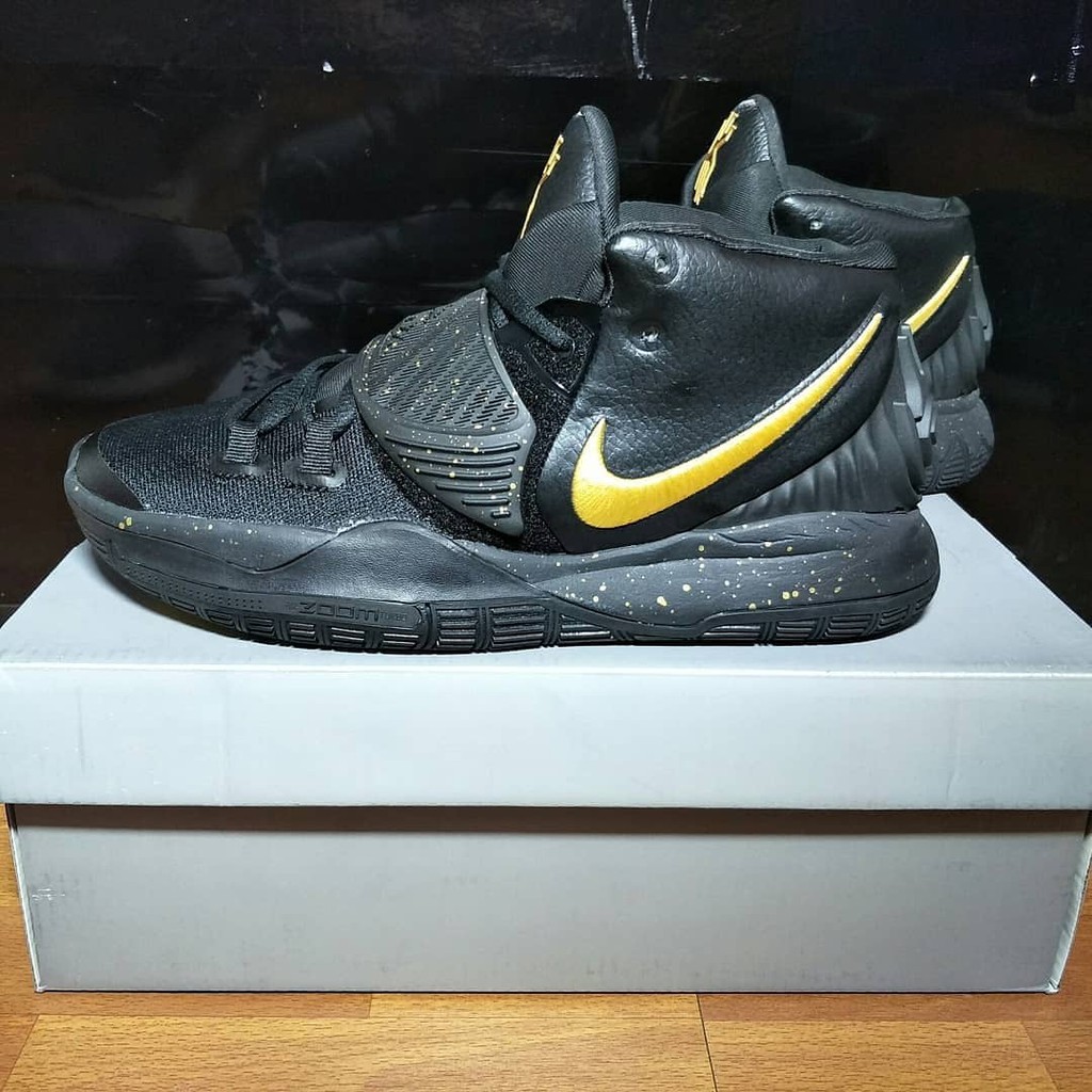 black and gold kyrie 6
