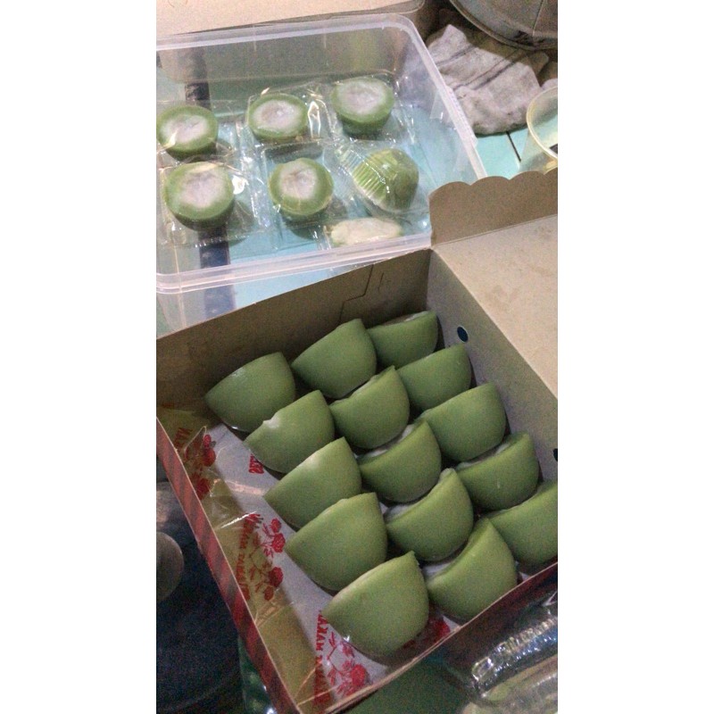 

Kue Talam / Nona manis- Kue basah