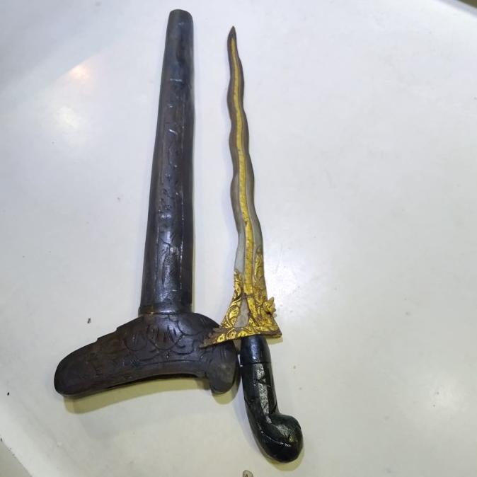 keris nogo rojo & kembar