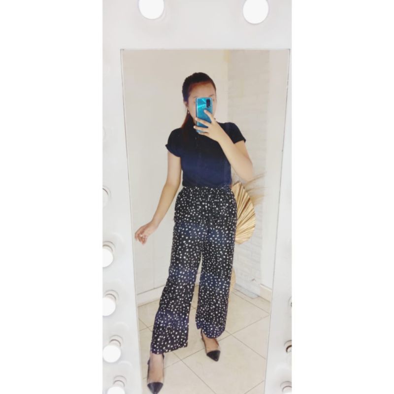 CELANA KULOT PANJANG MOTIF VOLKADOT-Hitam