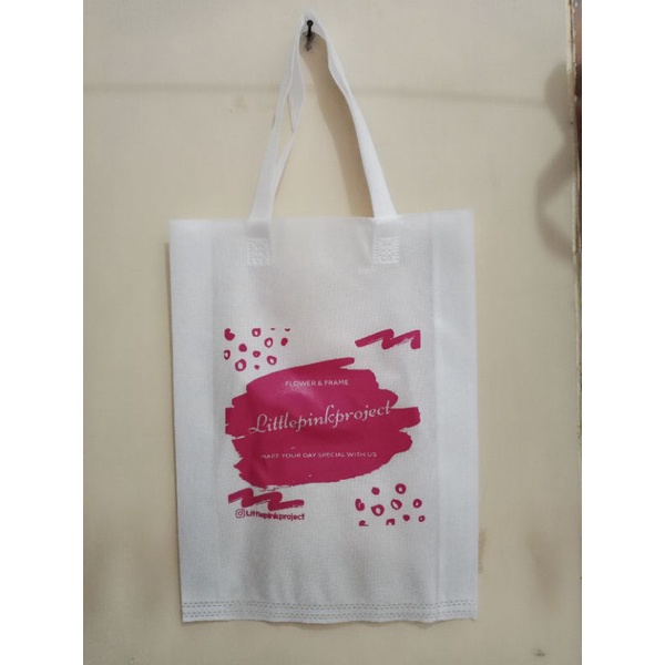 Tas spunbon tebal sablon  Goodybag custom sablon tas promosi  promosi toko onlen offlen dll