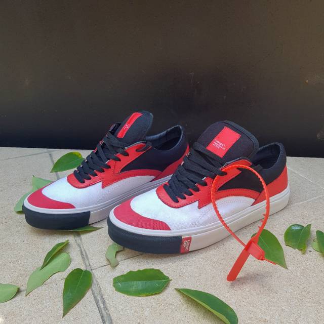 Sepatu Losing Grip Low Red Black Size 43