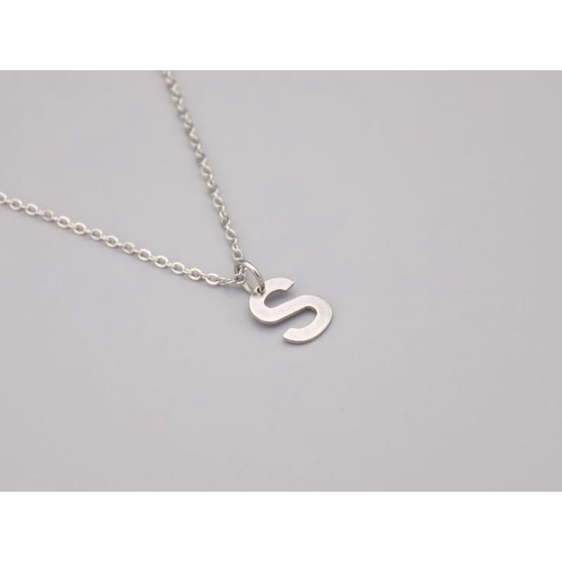Kalung Huruf Titanium Anti Karat - Kalung Wanita Inisial tipis Kecil Silver Necklace putih polos