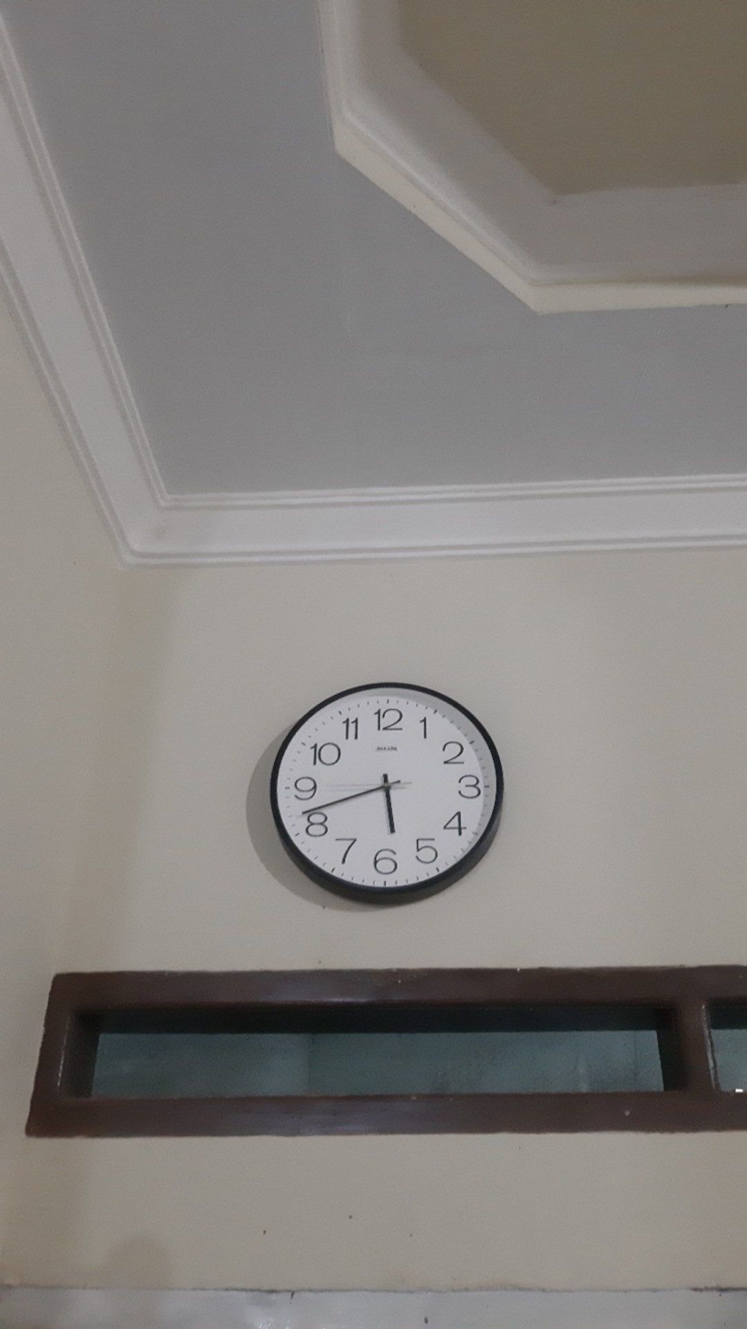 Jam Dinding Sakana 481 Bulat Minimalis  Diameter 32 Cm Best Seller