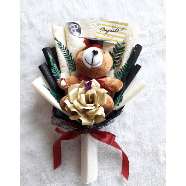 Buket bunga kertas dan boneka wisuda murah