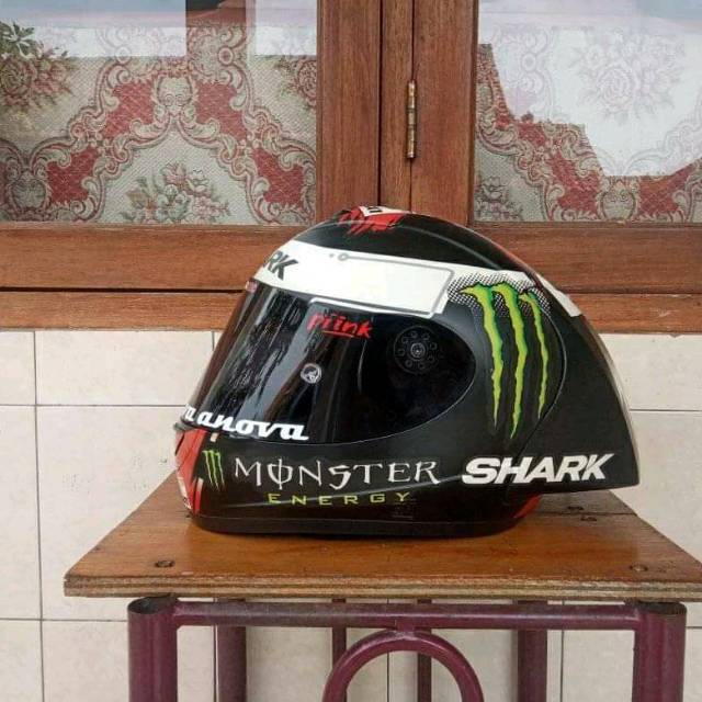 Helm ala ala shark