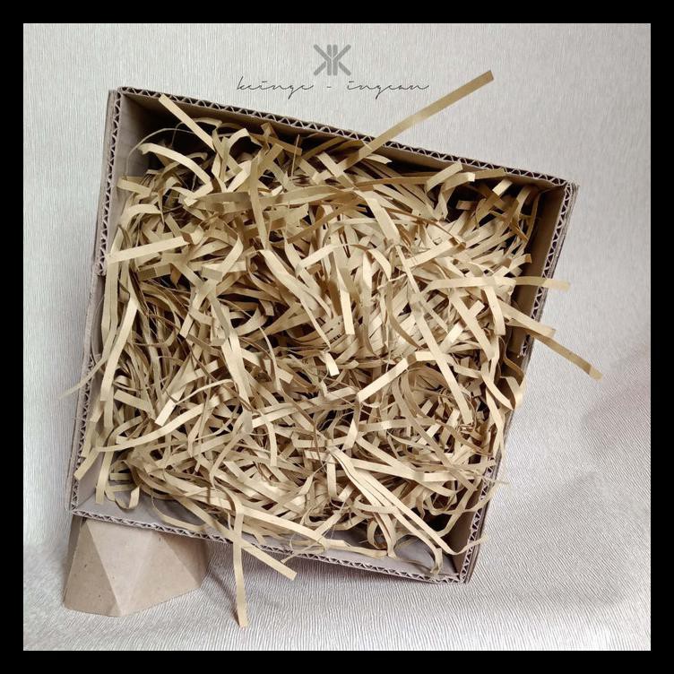 

KERTAS SERUT PARCEL HAMPERS 300 GRAM SAMSON - 2.5MM KUALITAS TERBAIK