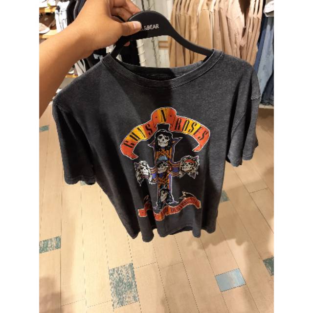 Tshirt GUNS N' ROSES Pull&Bear . Jastip