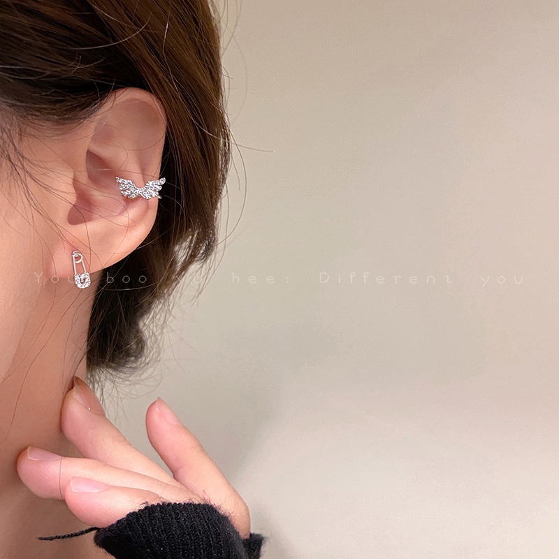 Anting Stud Zircon Bentuk Sayap Malaikat Asimetris Untuk Wanita