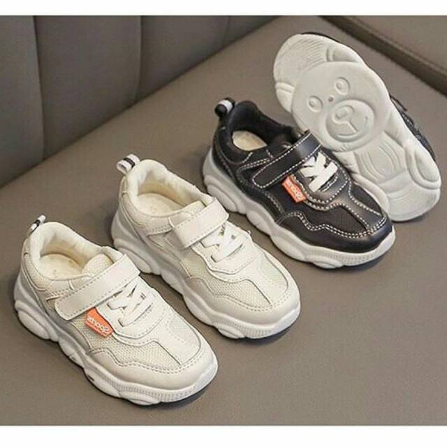 Sepatu sneaker sport kets suprem* hitam putih polos keren sekolah anak balita laki-laki perempuan