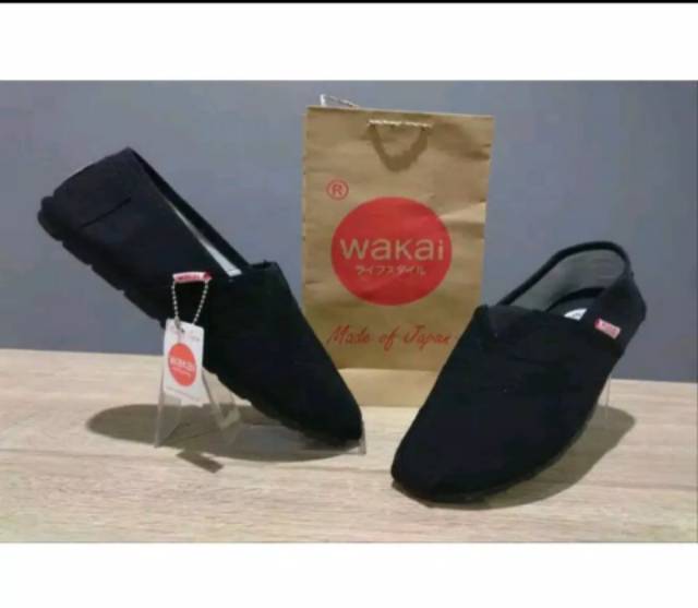 [SEPATU SLIP ON WAKAI]Full Black Gratis Paper Bag (Lengkap)