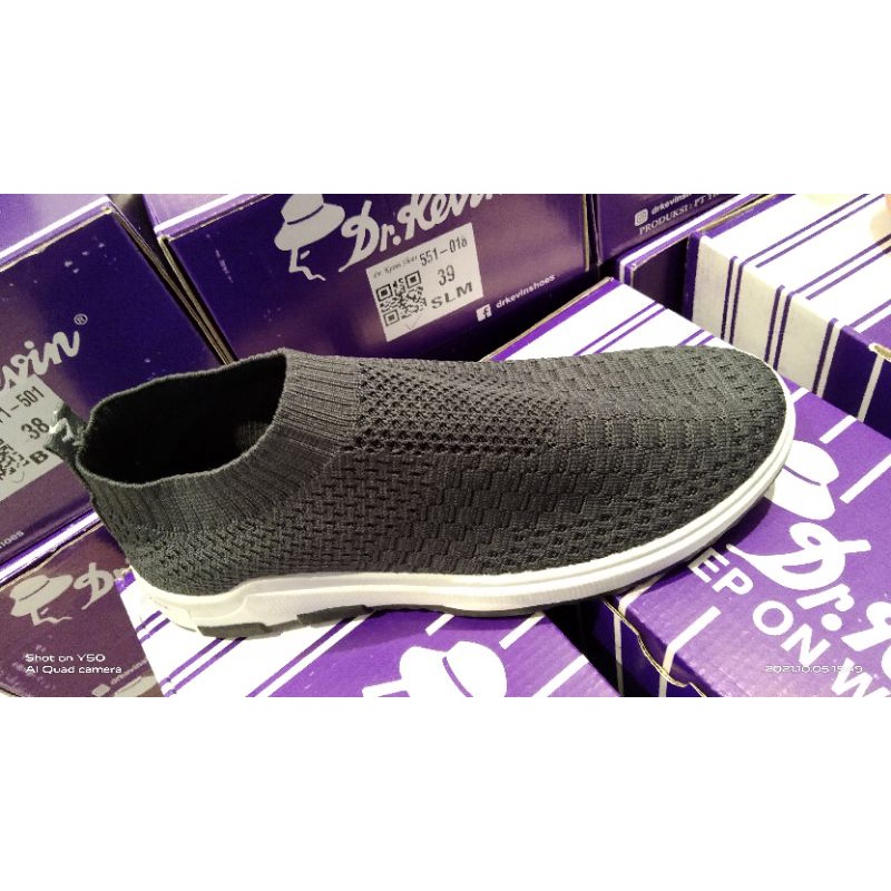 SEPATU SNEAKER PEREMPUAN DR KEVIN ORI
