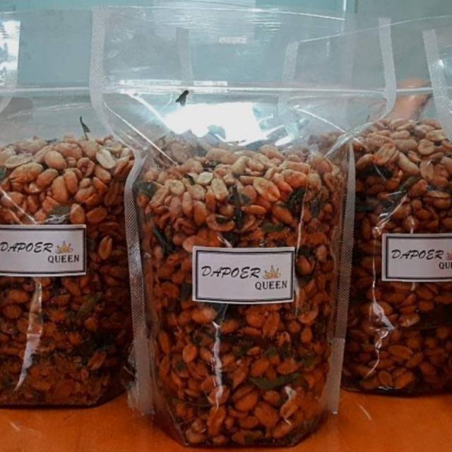 

Kacang Thailand pedas asin gurih 1kg asli