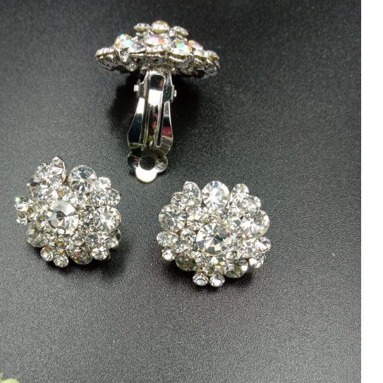 anting giwang jepit ful mata