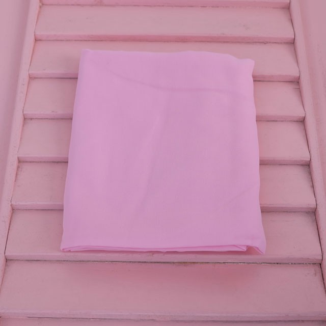 Jilbab Segiempat Wolfis 130x130  ( Kerudung Syari Polos )-BABYPINK