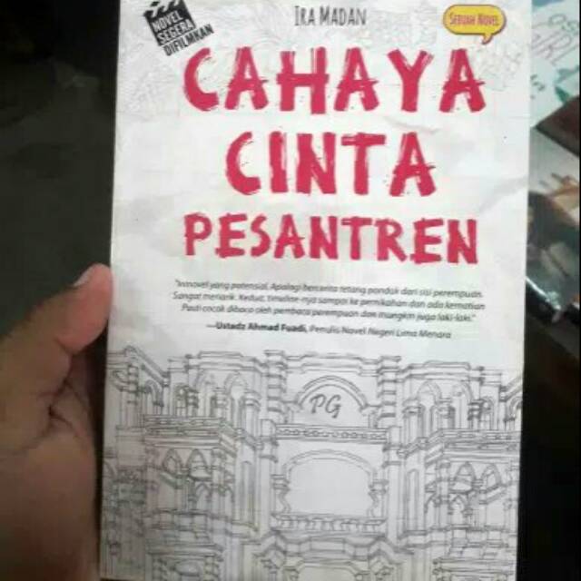 Novel Cahaya Cinta Pesantren Penulis Ira Madan Shopee Indonesia