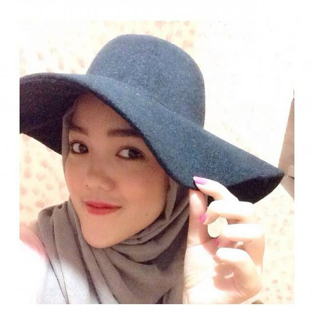 Floppy hat bludru / Topi pantai dewasa